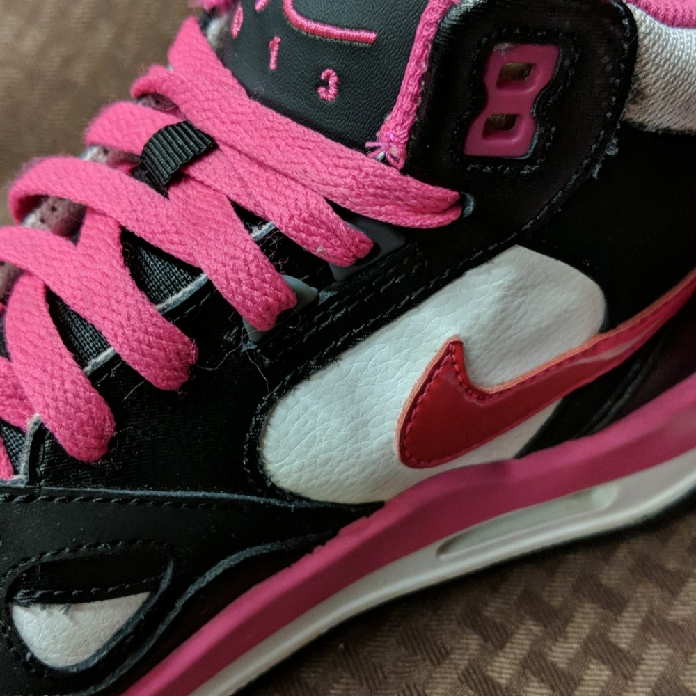 Nike - Picture 13 of 15